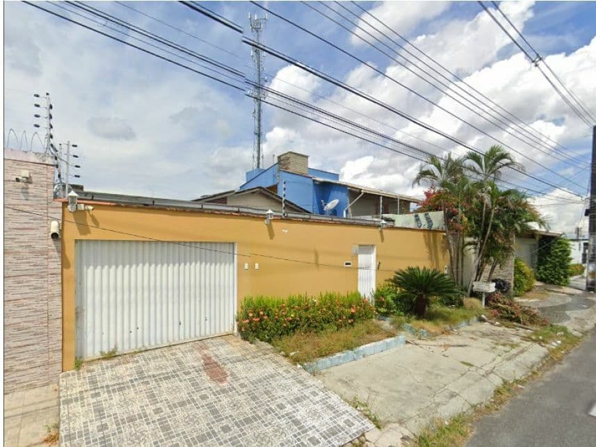 Casa em leilão em Manaus - AM — Casa à venda em leilão