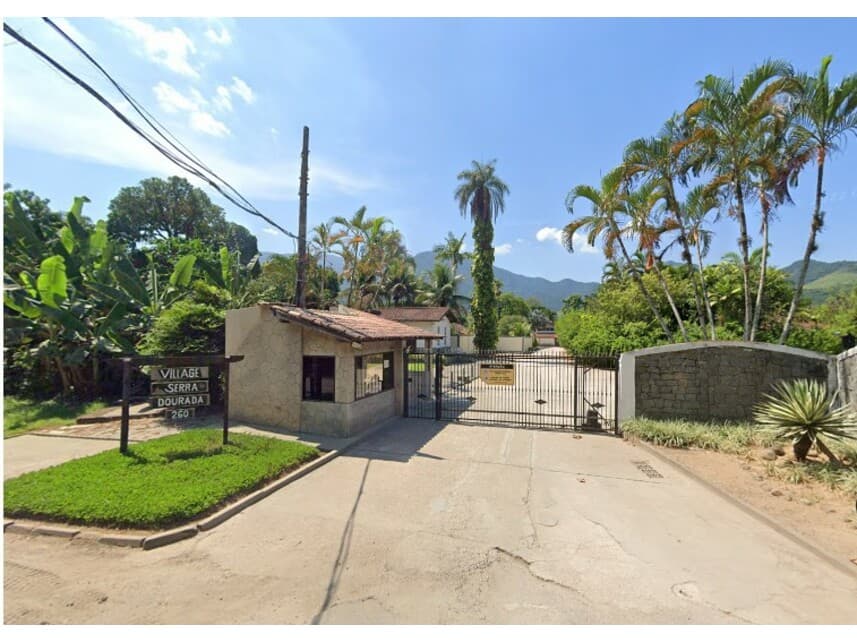 Casa em leilão em Rio De Janeiro - RJ — Casa à venda em leilão