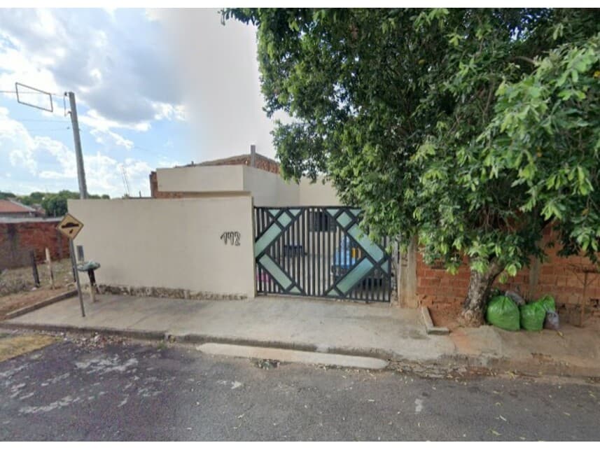 Casa em leilão em Dracena - SP — Casa à venda em leilão