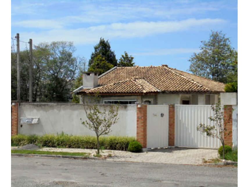 Casa em leilão em Campo Largo - PR — Casa à venda em leilão