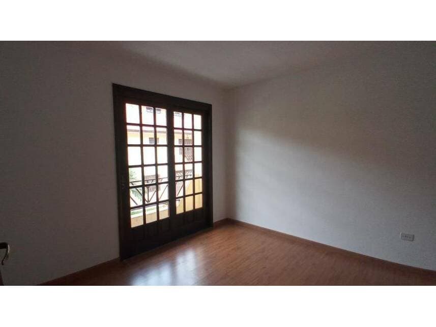 Foto 15 de 25: Casa em leilão em Curitiba - PR — Casa à venda em leilão