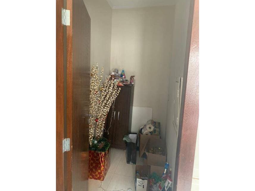Foto 6 de 13: Casa em leilão em Rondonópolis - MT — Casa à venda em leilão