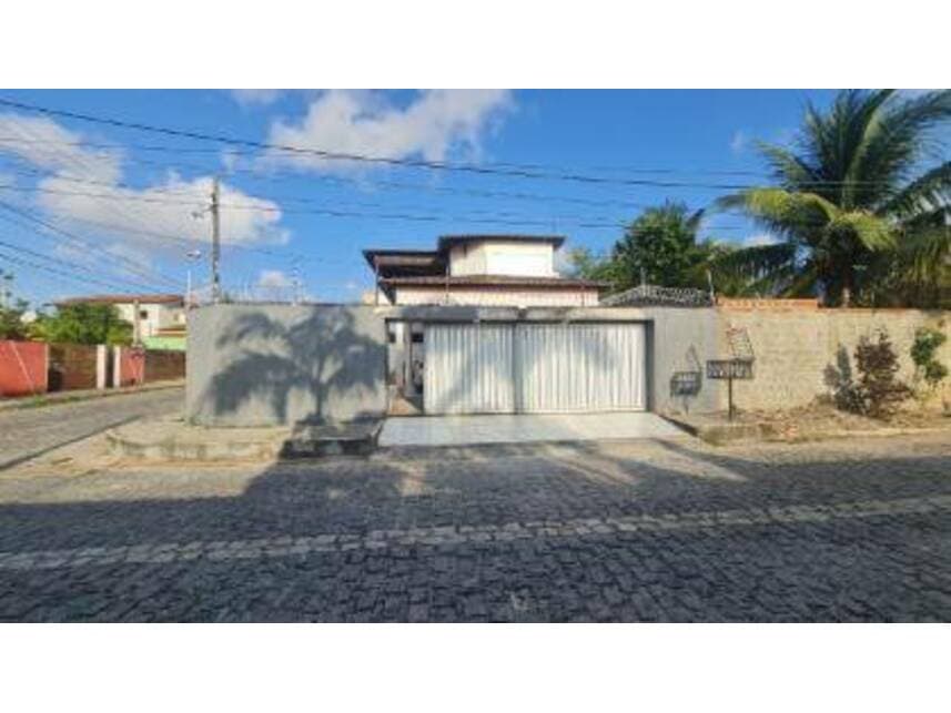 Casa em leilão em Parnamirim - RN — Casa à venda em leilão