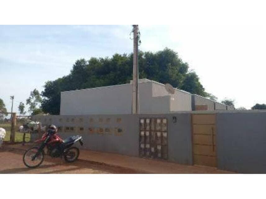 Casa em leilão em Sidrolândia - MS — Casa à venda em leilão