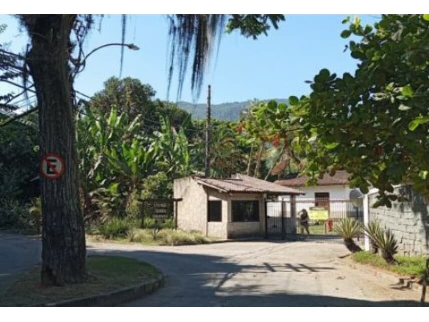 Casa em leilão em Rio De Janeiro - RJ — Casa à venda em leilão