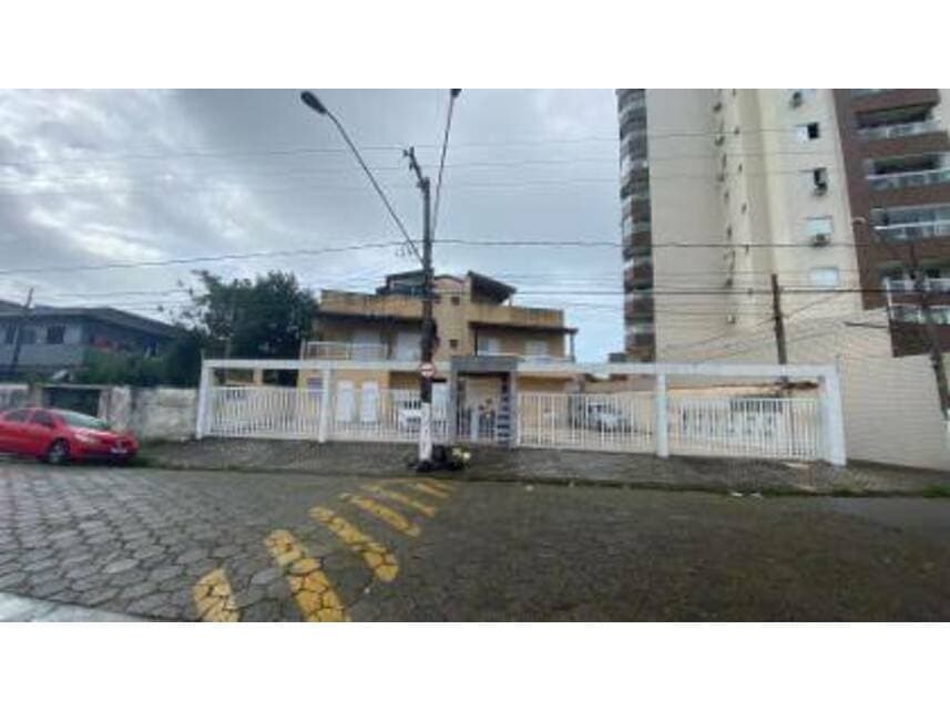 Casa em leilão em Praia Grande - SP — Casa à venda em leilão