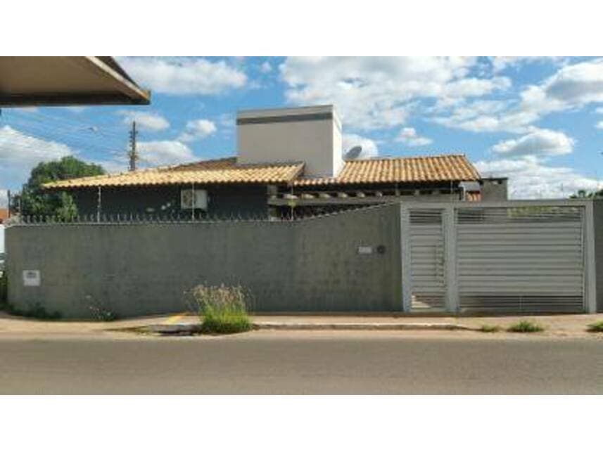 Casa em leilão em Campo Grande - MS — Casa à venda em leilão