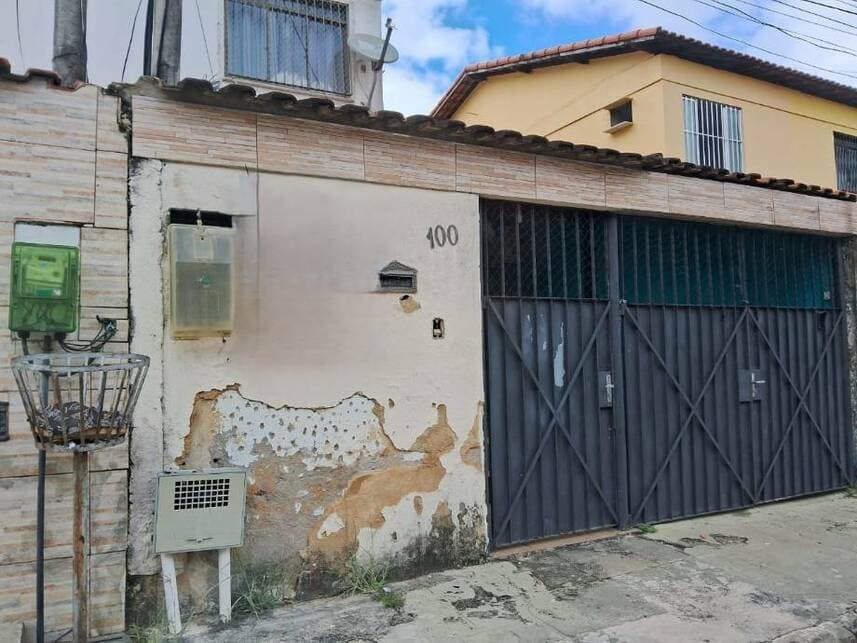 Casa em leilão em Rio De Janeiro - RJ — Casa à venda em leilão