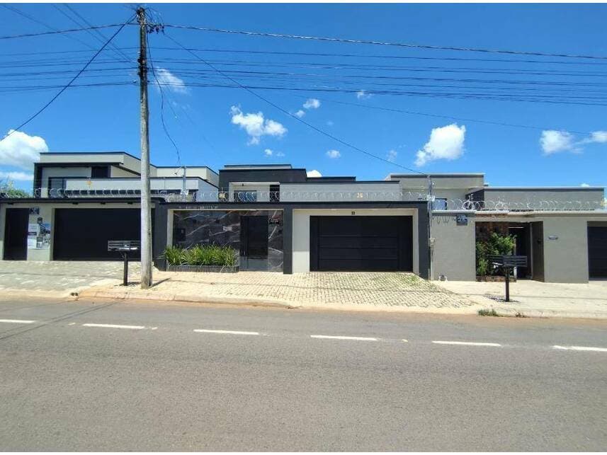 Casa em leilão em Caldas Novas - GO — Casa à venda em leilão