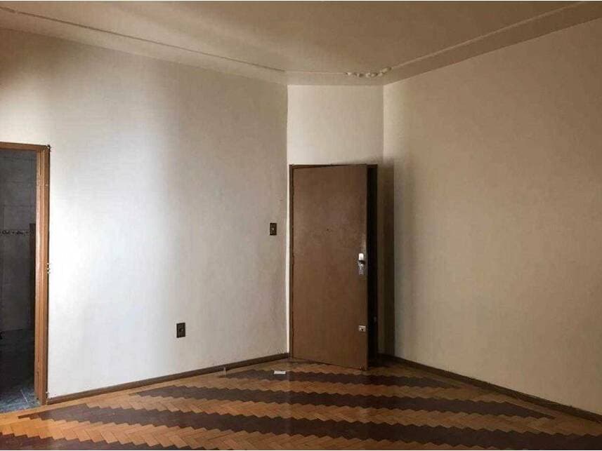 Foto 2 de 8: Apartamento em leilão em Uruguaiana - RS — Apartamento à venda em leilão