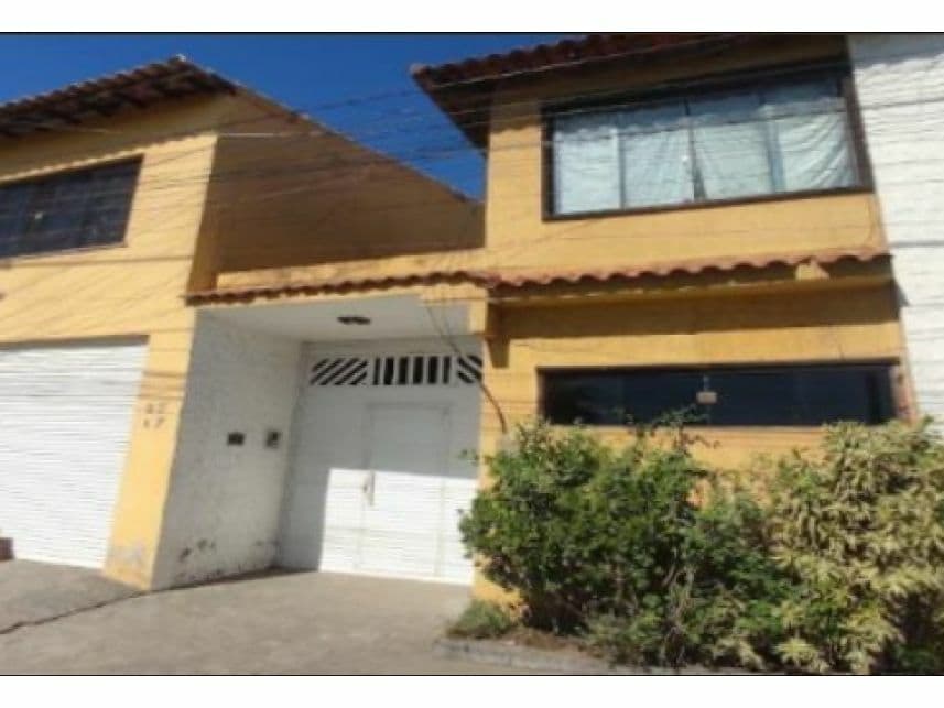 Casa em leilão em Cabo Frio - RJ — Casa à venda em leilão
