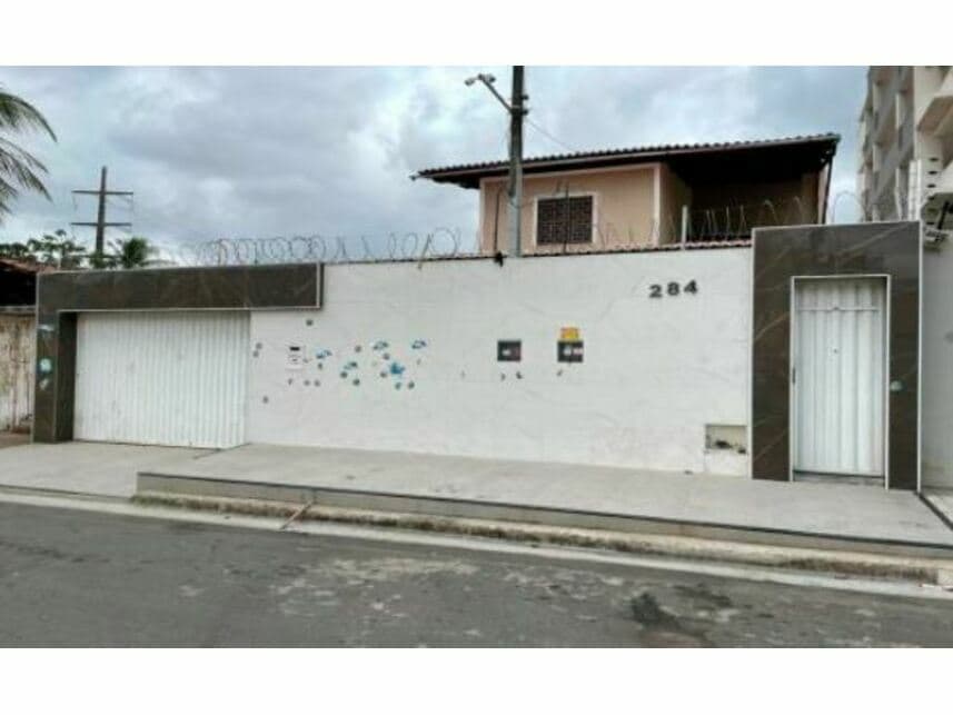 Casa em leilão em Caucaia - CE — Casa à venda em leilão