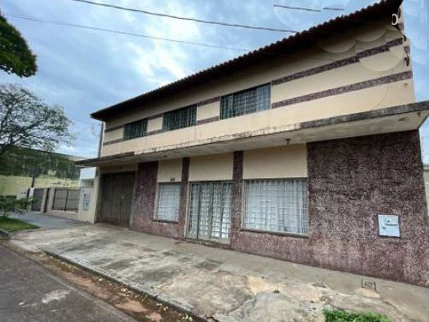Foto 1 de 4: Casa em leilão em Cianorte - PR — Casa à venda em leilão