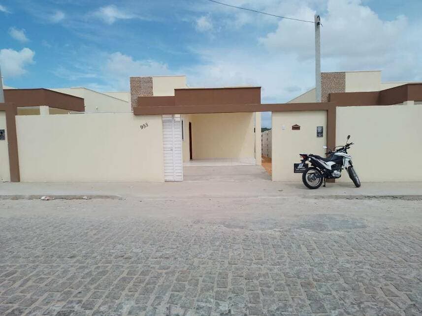 Casa em leilão em Extremoz - RN — Casa à venda em leilão