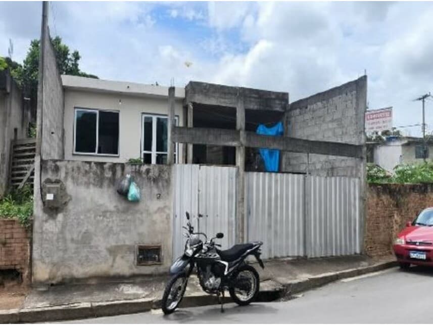 Casa em leilão em Miracema - RJ — Casa à venda em leilão