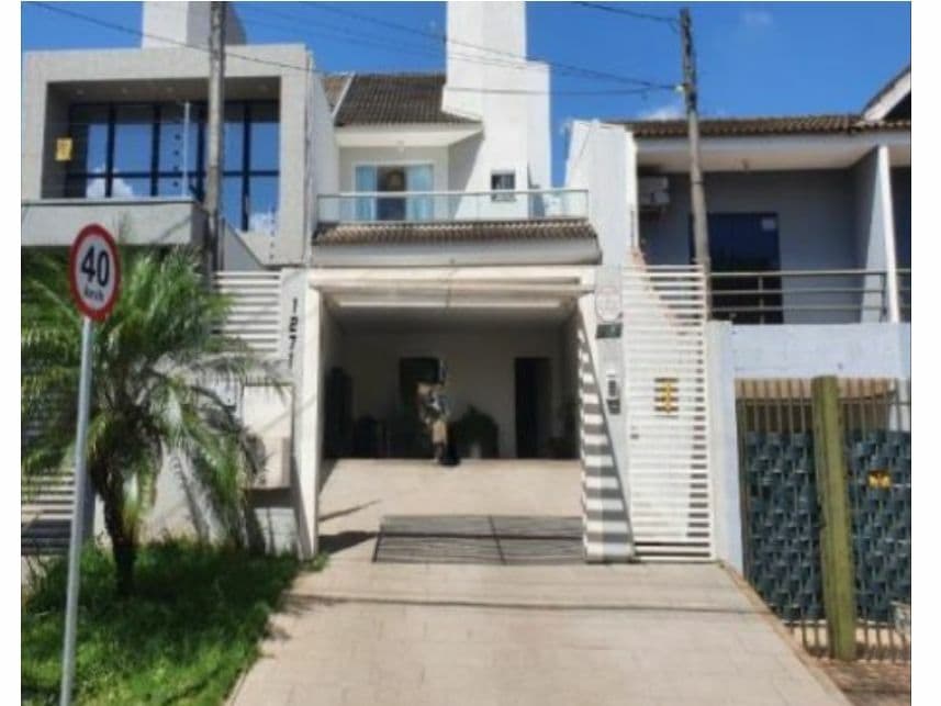 Foto 1 de 18: Casa em leilão em Cascavel - PR — Casa à venda em leilão