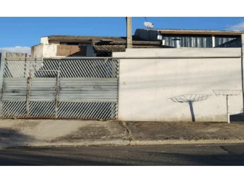 Casa em leilão em Taubaté - SP — Casa à venda em leilão