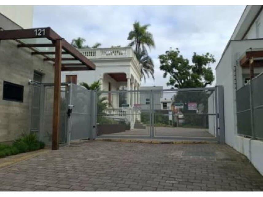 Casa em leilão em Porto Alegre - RS — Casa à venda em leilão