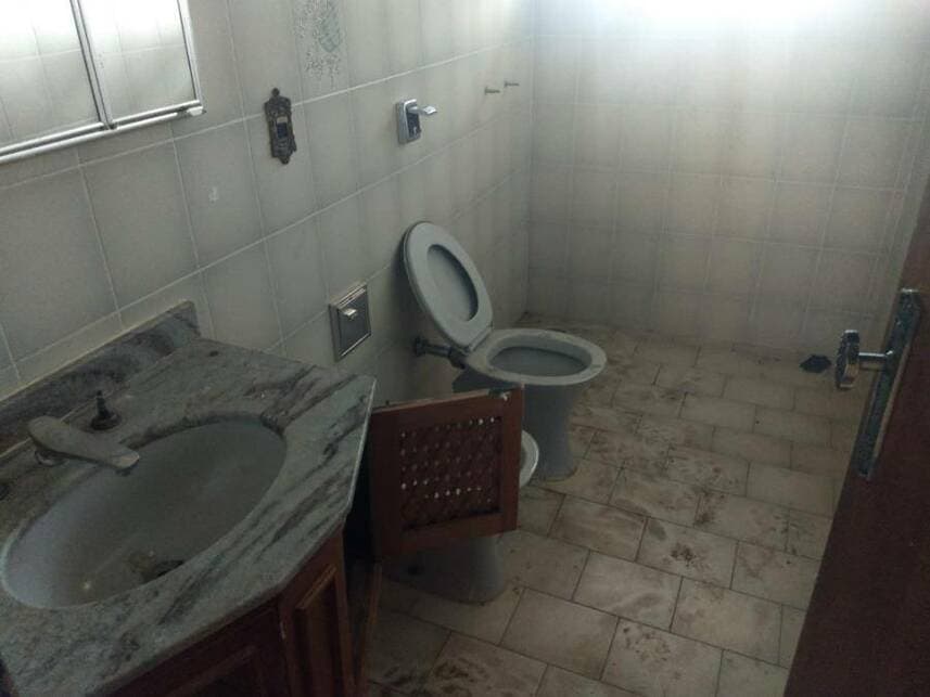 Foto 9 de 14: Casa em leilão em Londrina - PR — Casa à venda em leilão