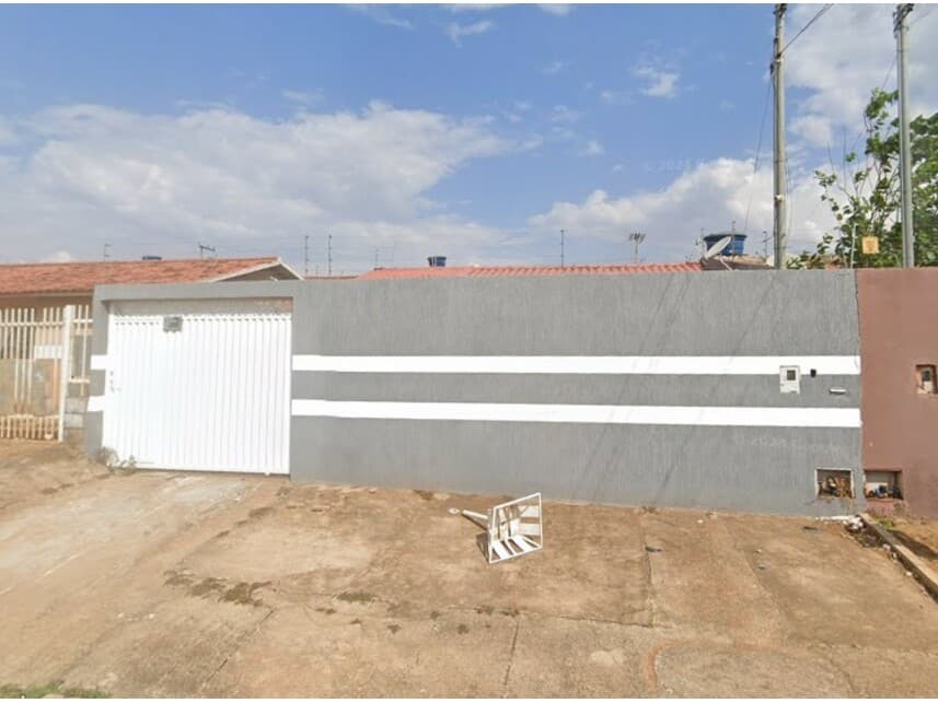 Casa em leilão em Águas Lindas De Goiás - GO — Casa à venda em leilão