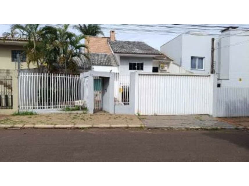 Casa em leilão em Cascavel - PR — Casa à venda em leilão