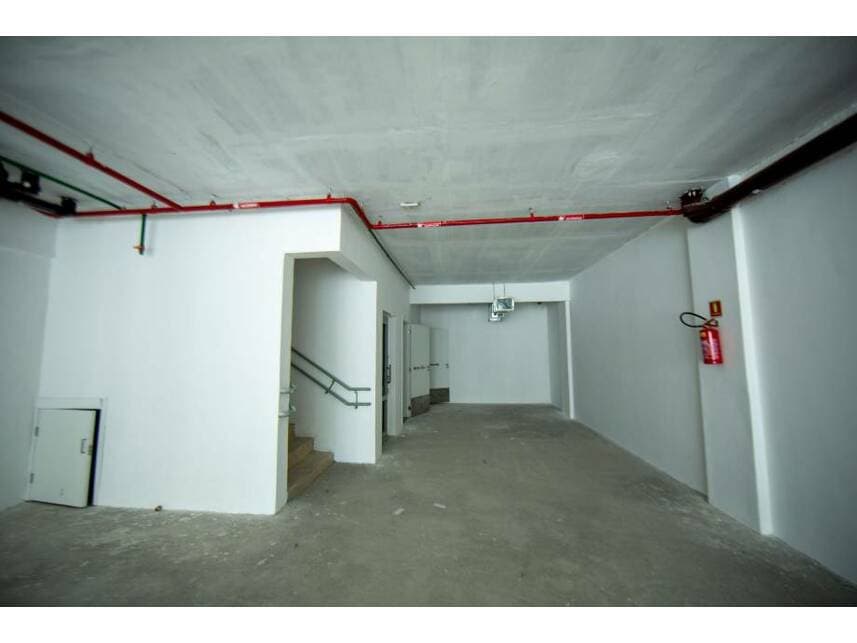 Foto 8 de 10: Comercial em leilão em São Paulo - SP — Loja à venda