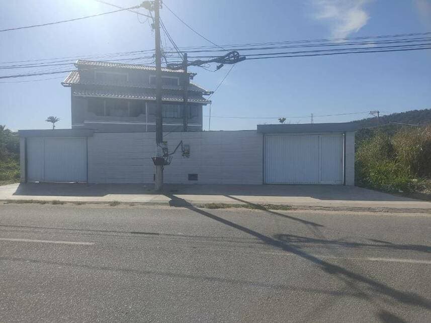 Casa em leilão em Araruama - RJ — Casa à venda em leilão