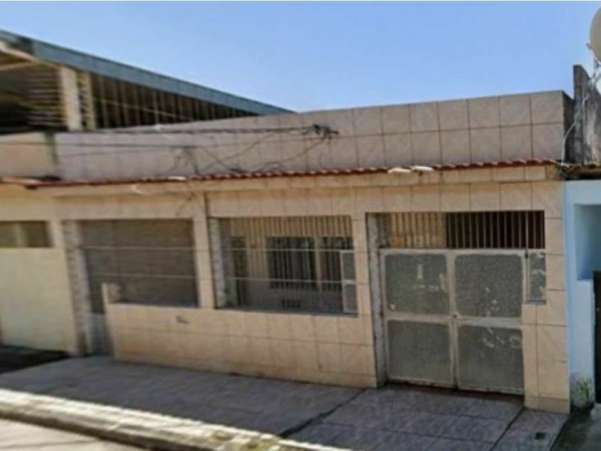 Casa em leilão em Mesquita - RJ — Casa à venda em leilão