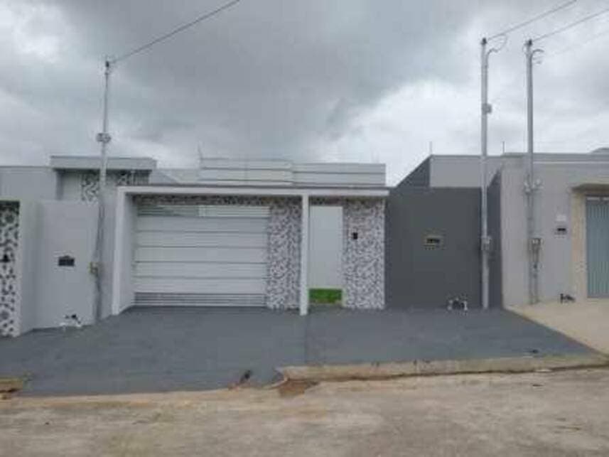 Casa em leilão em Caldas Novas - GO — Casa à venda em leilão
