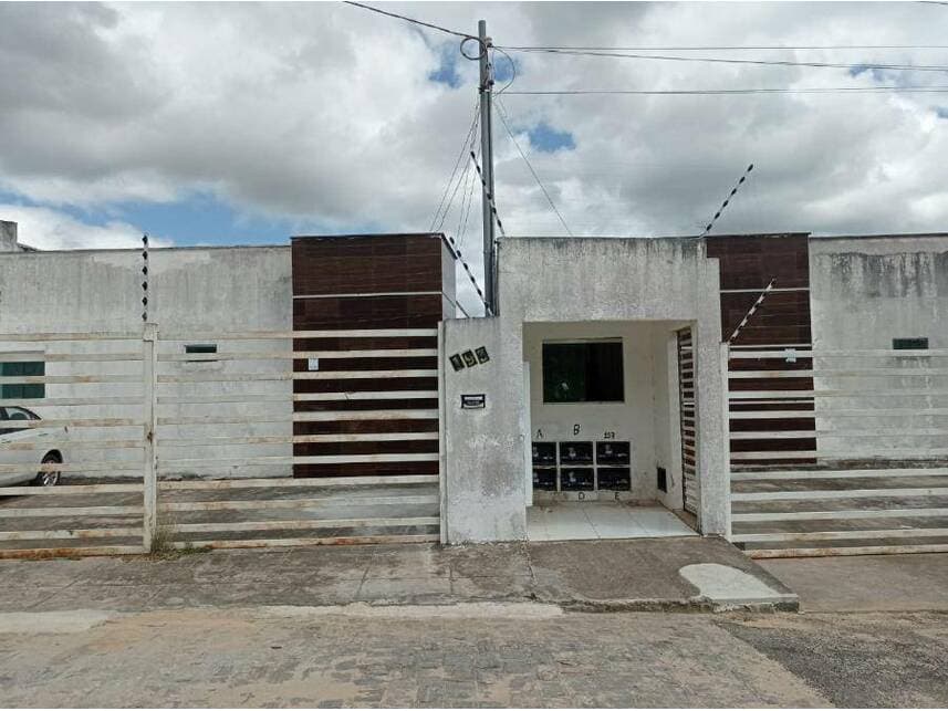 Casa em leilão em Campina Grande - PB — Casa à venda em leilão