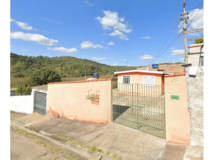 Casa em leilão em Poços De Caldas - MG — Casa à venda em leilão