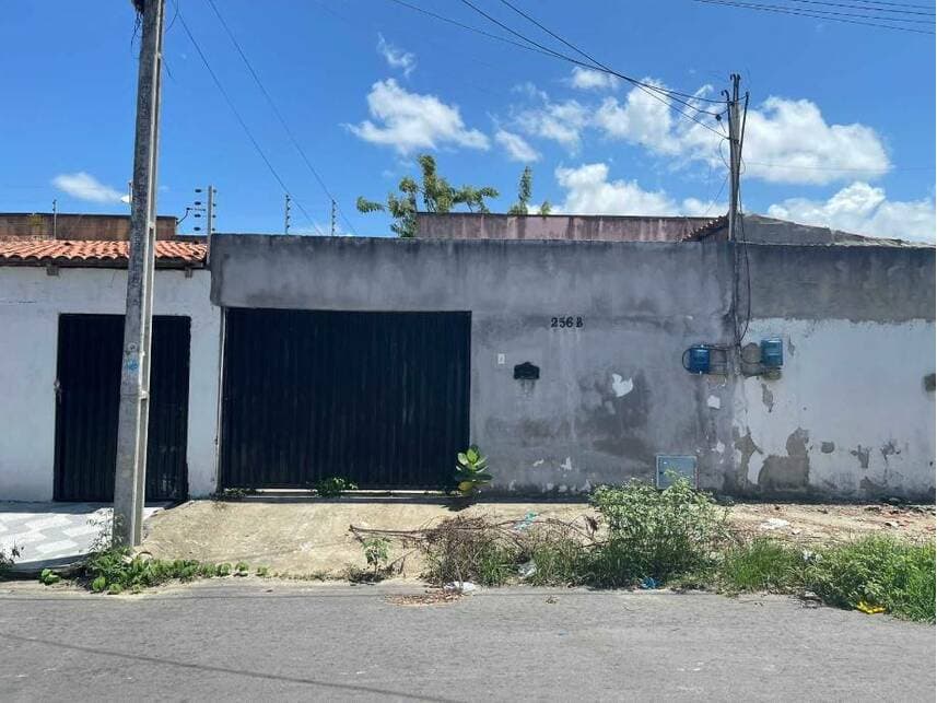 Casa em leilão em Horizonte - CE — Casa à venda em leilão
