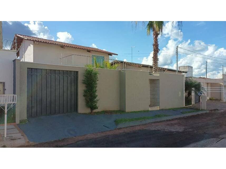 Casa em leilão em Ituiutaba - MG — Casa à venda em leilão