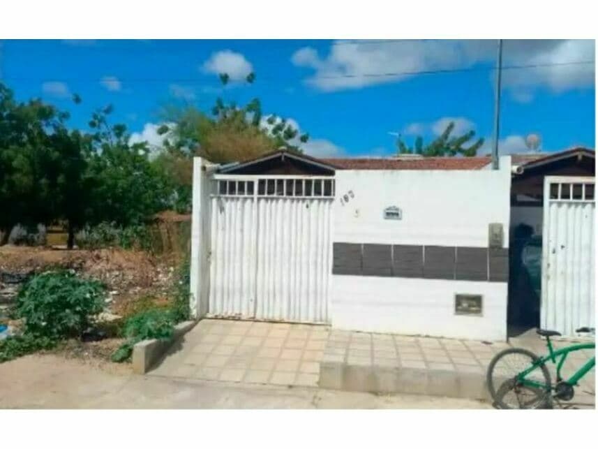 Casa em leilão em Patos - PB — Casa à venda em leilão