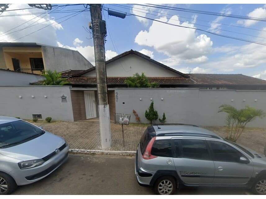 Casa em leilão em Timóteo - MG — Casa à venda em leilão