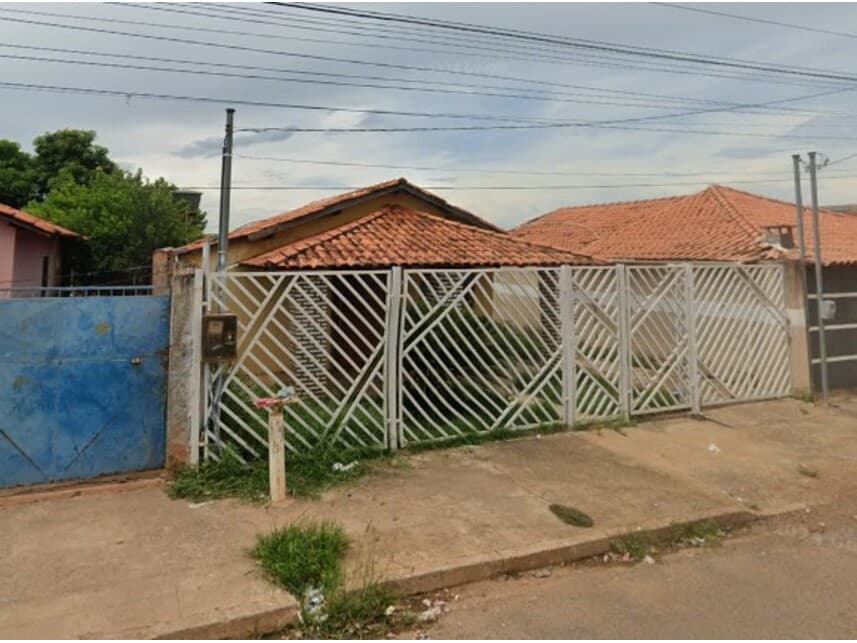Casa em leilão em Várzea Grande - MT — Casa à venda em leilão