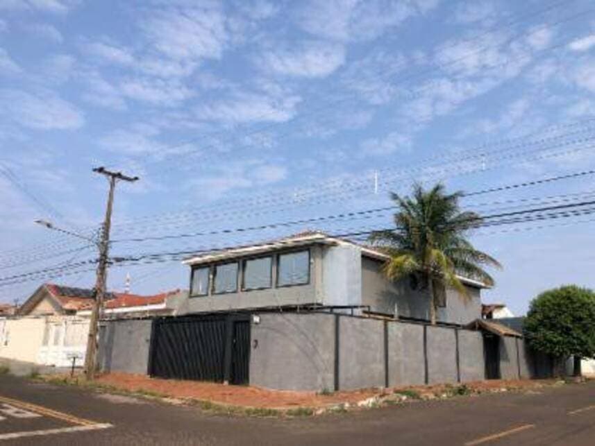 Casa em leilão em Campo Grande - MS — Casa à venda em leilão