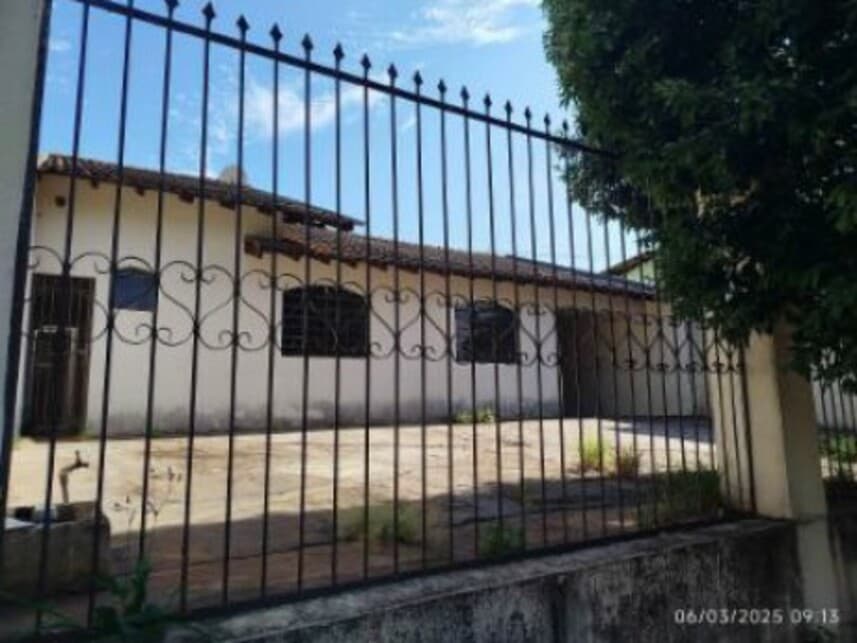 Foto 2 de 3: Casa em leilão em Maringá - PR — Casa à venda em leilão