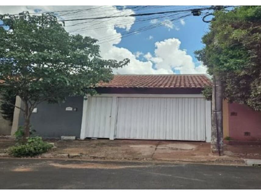 Casa em leilão em Ribeirão Preto - SP — Casa à venda em leilão