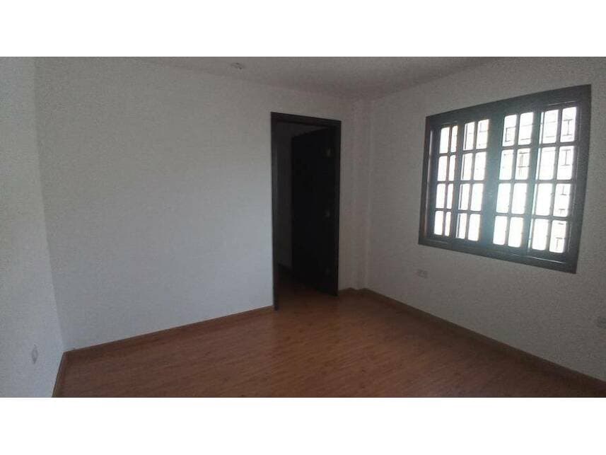 Foto 12 de 25: Casa em leilão em Curitiba - PR — Casa à venda em leilão
