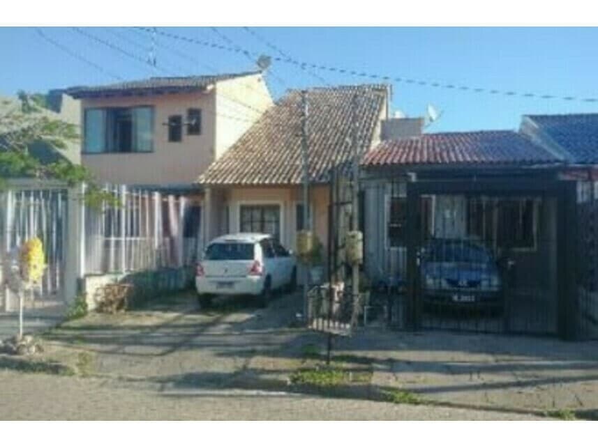 Casa em leilão em Porto Alegre - RS — Casa à venda em leilão