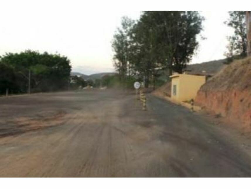 Foto 3 de 11: Terreno em leilão em Itaúna - MG — Terreno c/benfeitorias à venda