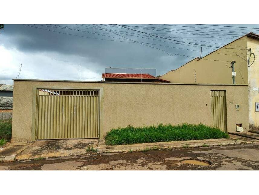 Casa em leilão em Jaraguá - GO — Casa à venda em leilão