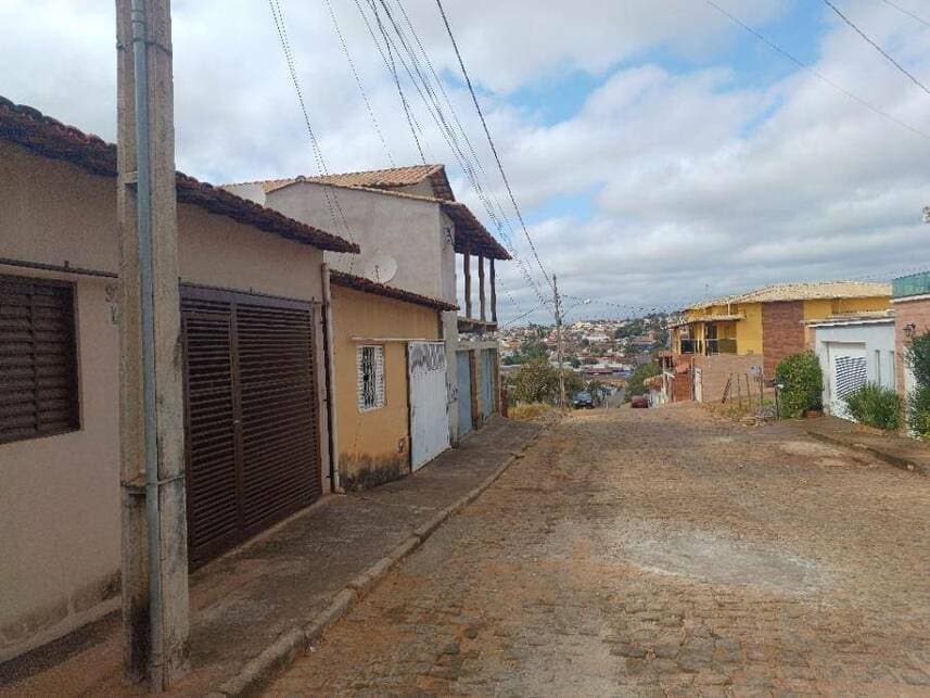 Foto 5 de 5: Casa em leilão em Passa Tempo - MG — Casa à venda em leilão
