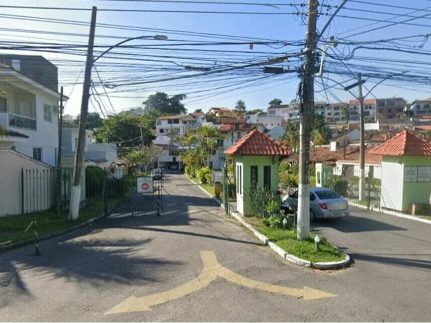 Casa em leilão em Rio De Janeiro - RJ — Casa à venda em leilão