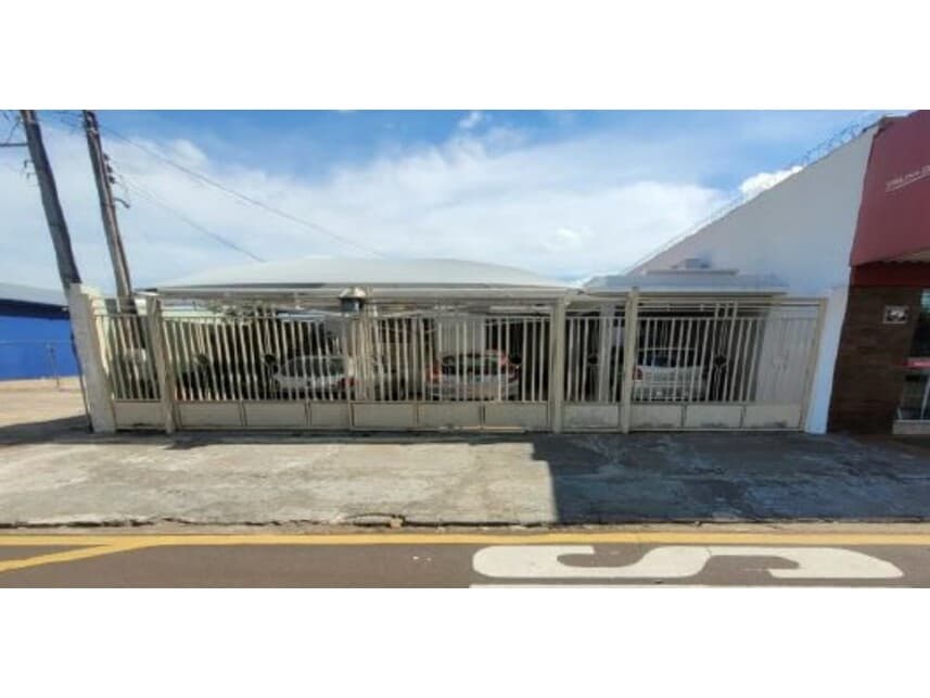 Casa em leilão em Araçatuba - SP — Casa à venda em leilão