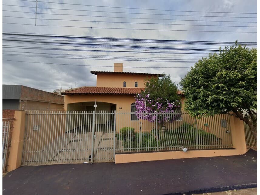 Casa em leilão em Ourinhos - SP — Casa à venda em leilão