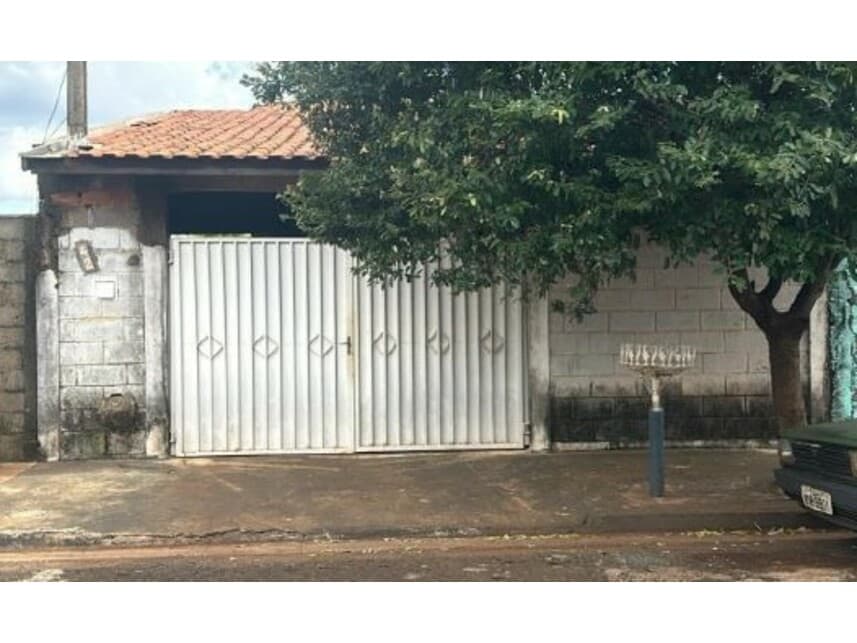 Casa em leilão em Jardinópolis - SP — Casa à venda em leilão