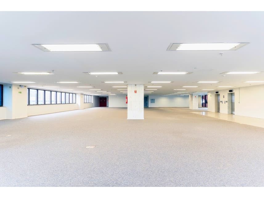 Foto 6 de 10: Comercial em leilão em Brasília - DF — Prédio Comercial à venda em leilão