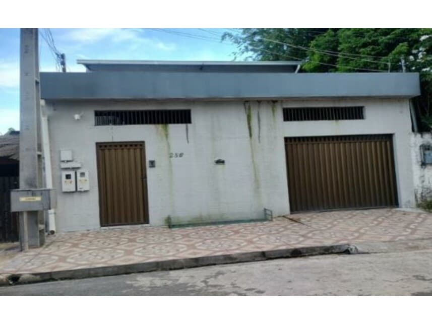 Casa em leilão em Manaus - AM — Casa à venda em leilão